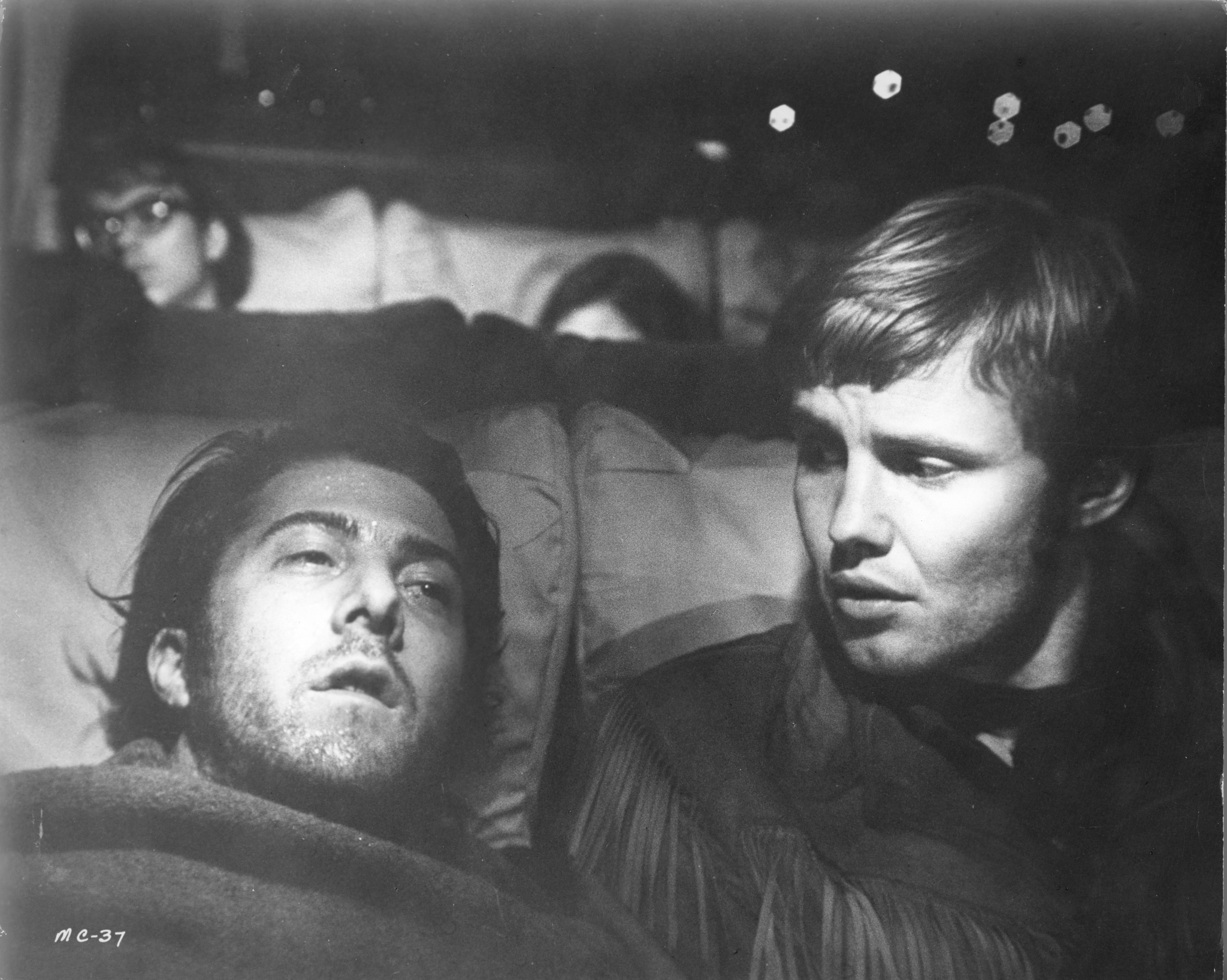 Still of Dustin Hoffman and Jon Voight in Midnight Cowboy (1969)