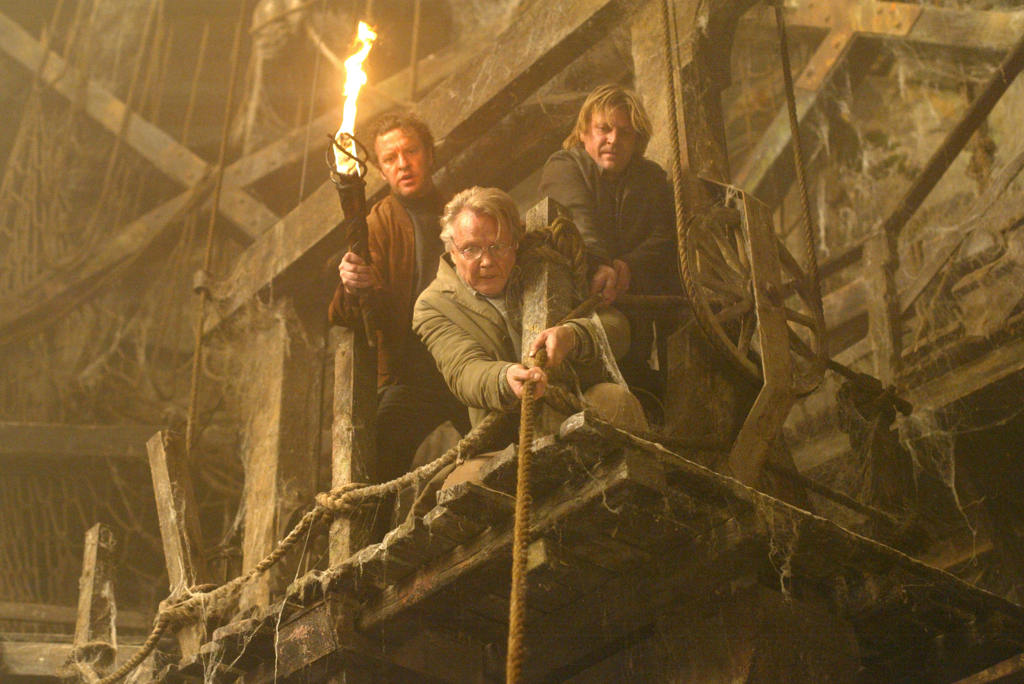 Still of Sean Bean, Jon Voight and Stewart Finlay-McLennan in National Treasure (2004)