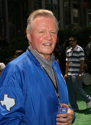 Jon Voight at event of Aukstyn (2009)