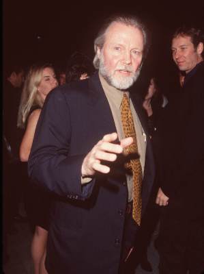 Jon Voight at event of Varsity Blues (1999)