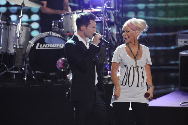 Still of Christina Aguilera and Adam Levine in The Voice (2011)