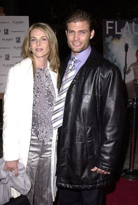 Casper Van Dien and Catherine Oxenberg at event of The Gift (2000)