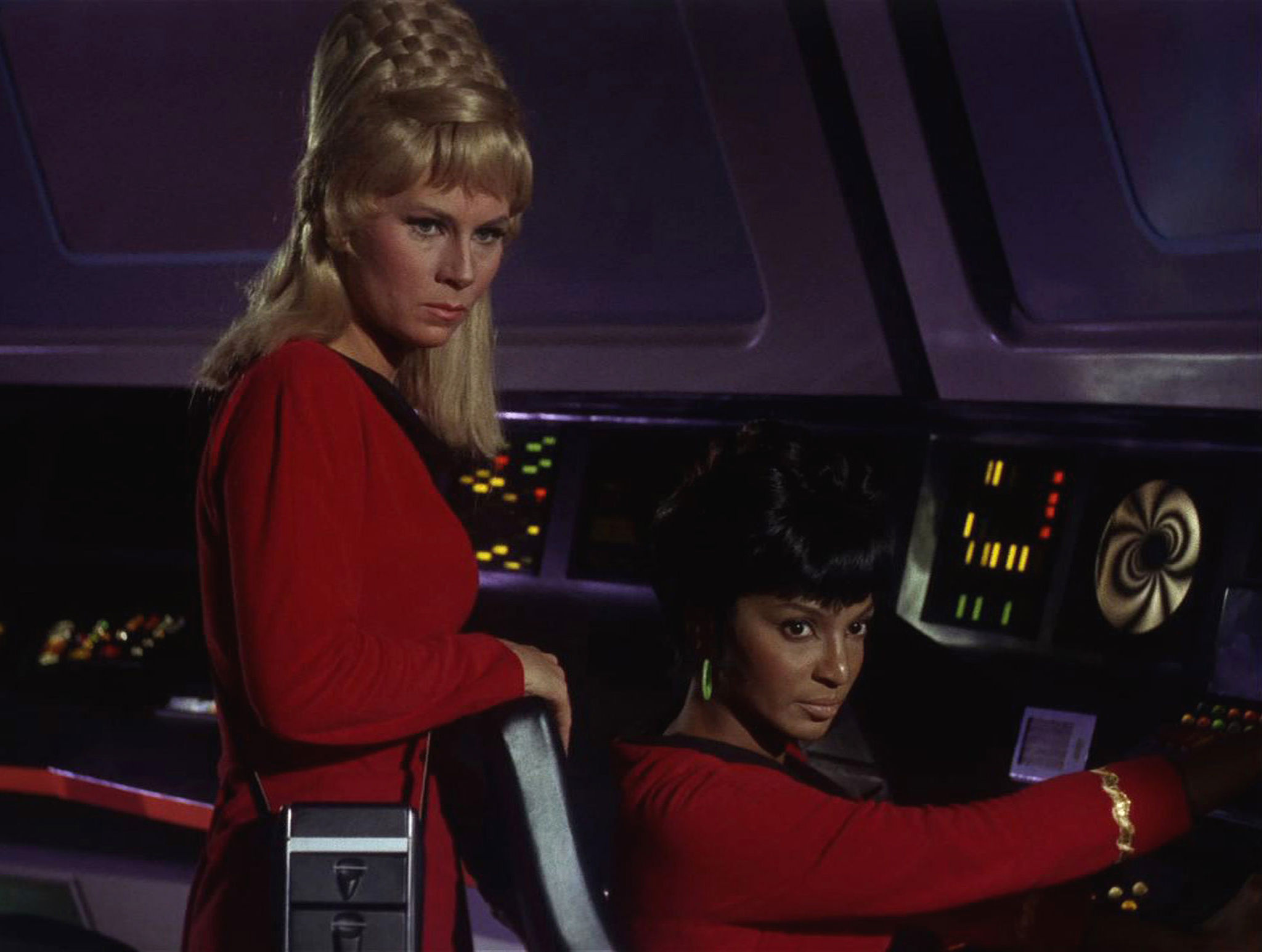 Still of Nichelle Nichols and Grace Lee Whitney in Star Trek (1966)