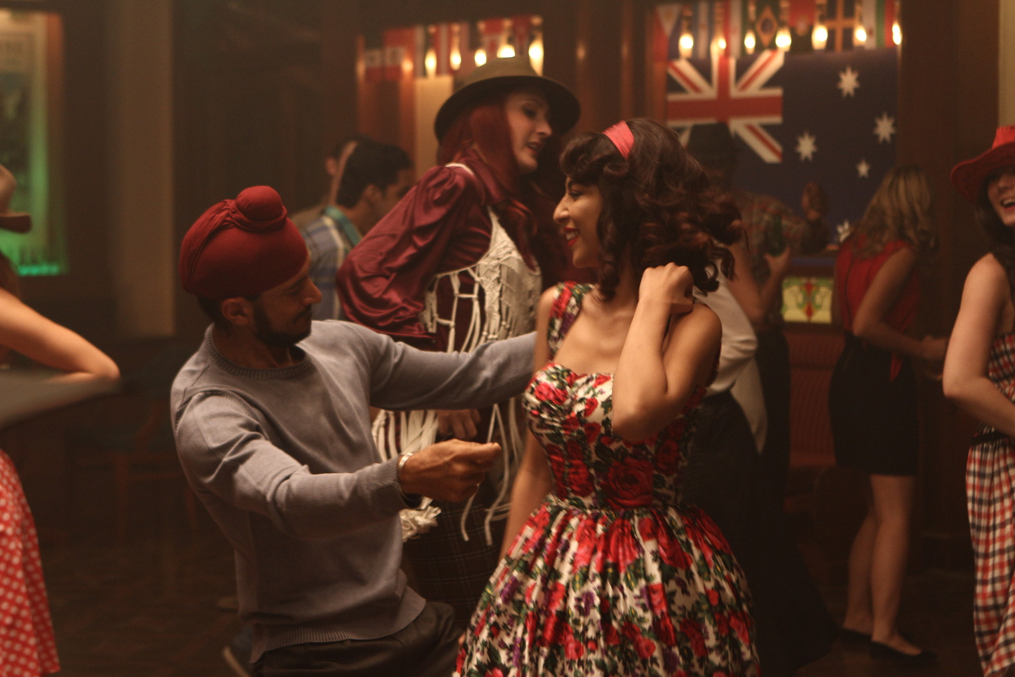 Still of Farhan Akhtar and Meesha Shafi in Bhaag Milkha Bhaag (2013)