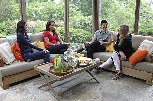 Still of Rachel Harley, April Francis and Libby Lopez in 3 (2012)