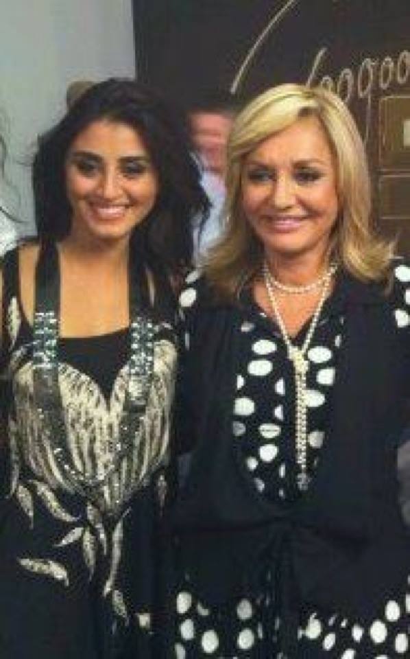 Halle Handji and Googoosh, 2010