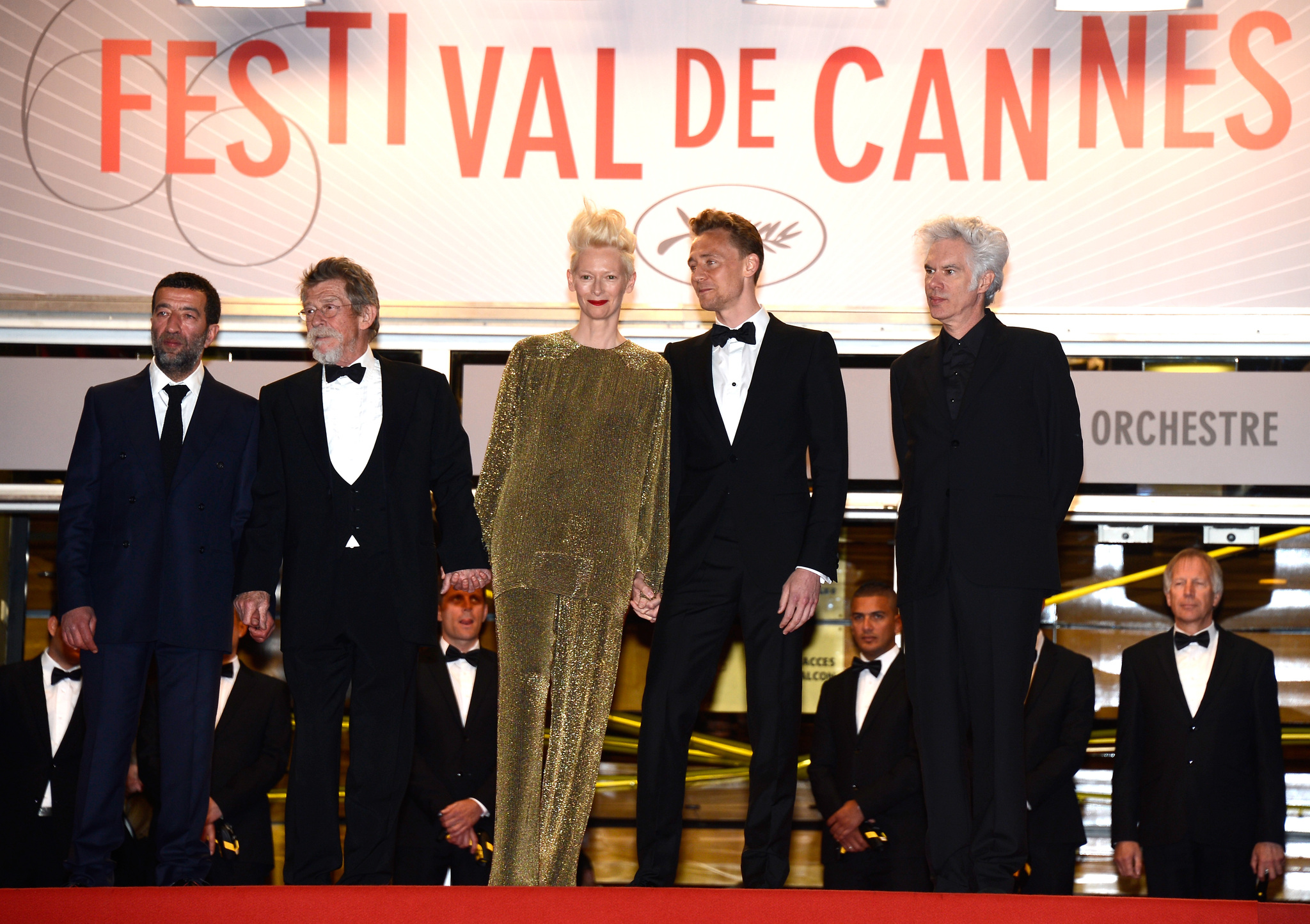 John Hurt, Jim Jarmusch, Tilda Swinton, Tom Hiddleston and Slimane Dazi at event of Isgyvena tik mylintys (2013)