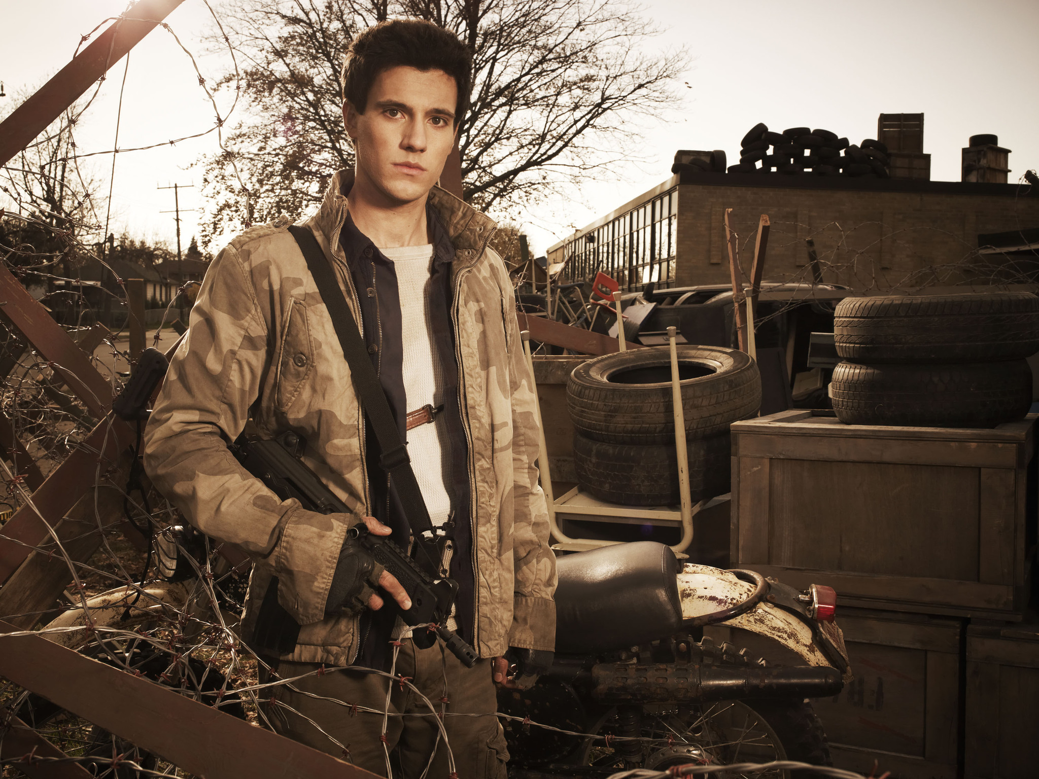 Still of Drew Roy in Krentantis dangus (2011)