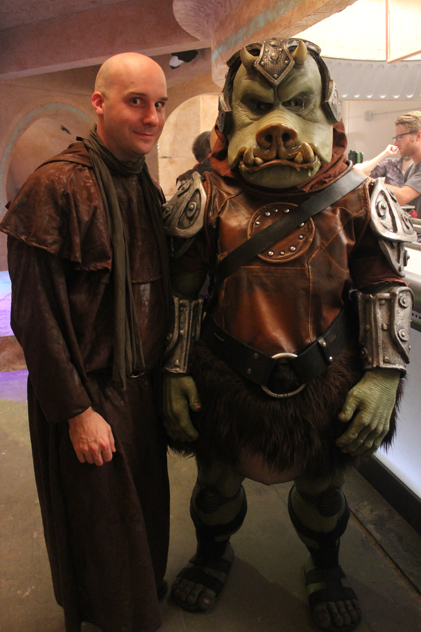 Jack Bennett (Terminal Man) and Craig McKeeman (Gamorrean Guard) on the Cantina set of The Nerdist's 