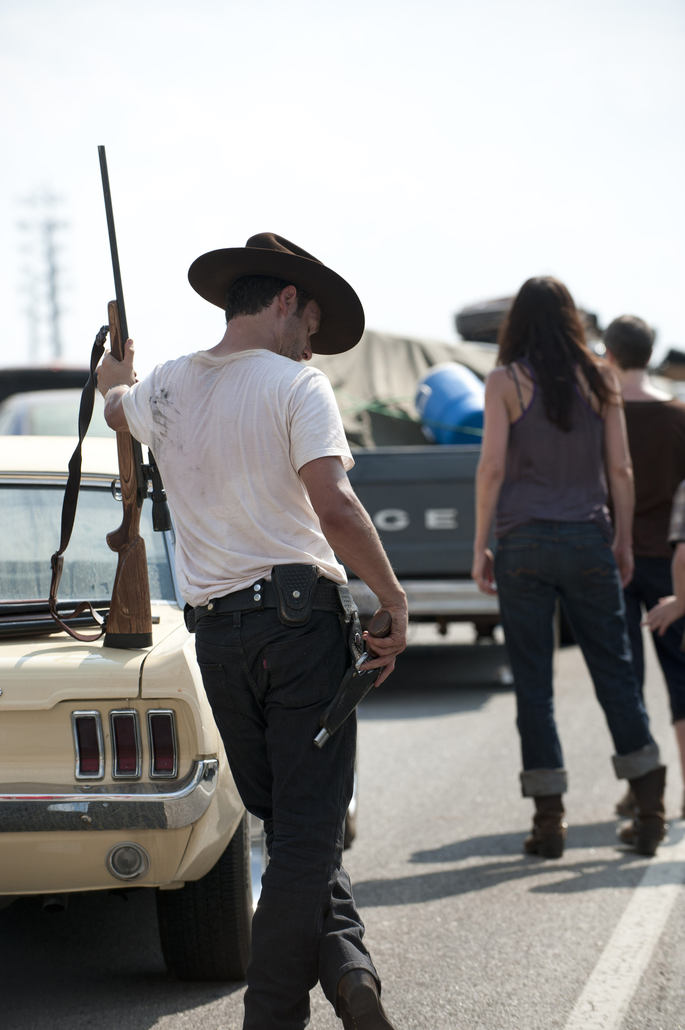 Still of Andrew Lincoln and Sarah Wayne Callies in Vaikstantys numireliai (2010)