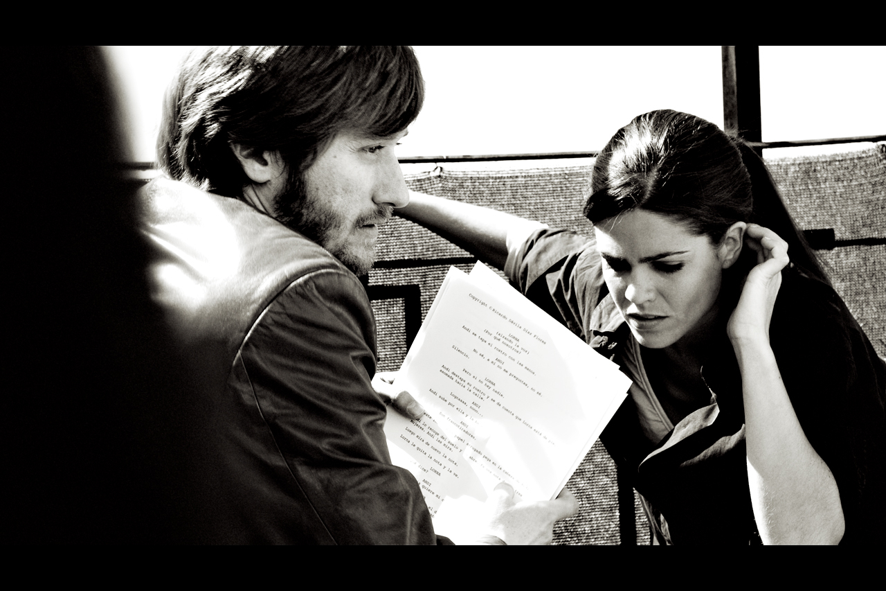 Ricardo Dávila and Déborah Guerrero in el rodaje de Con Pólvora en mis oídos (2009)