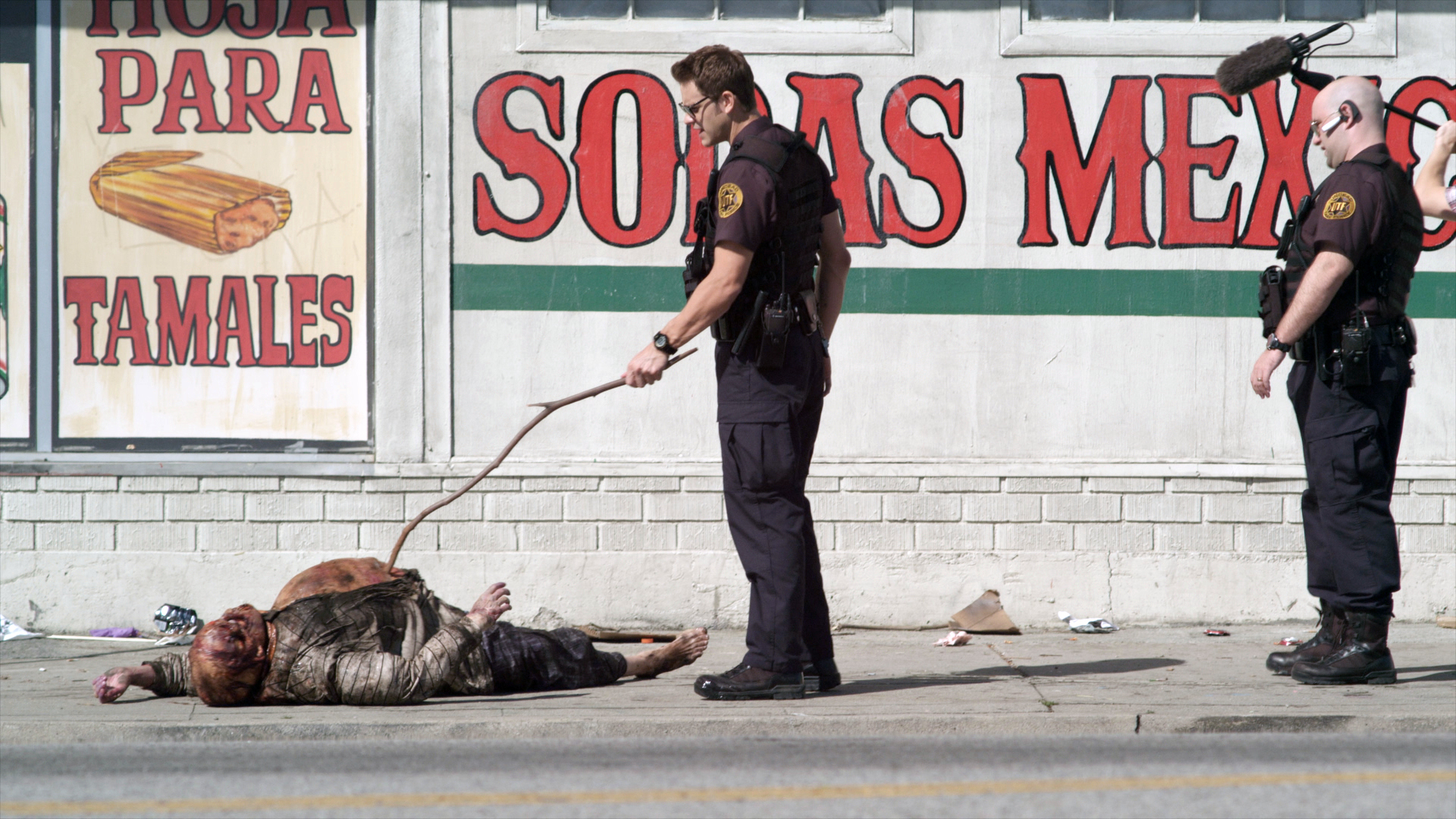 Still of Bryce Johnson and Charlie Sanders in Death Valley (2011)