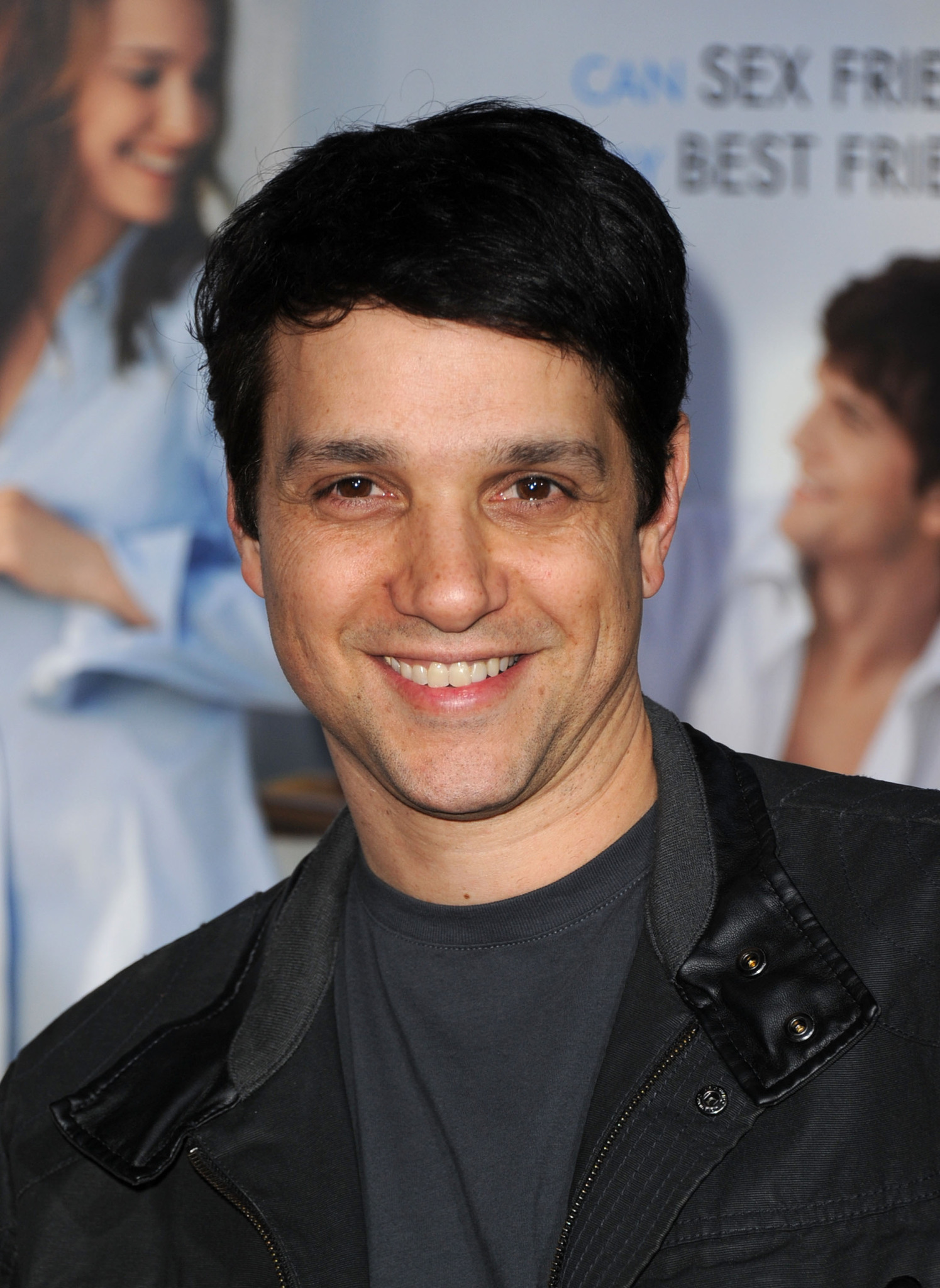 Ralph Macchio at event of Be isipareigojimu (2011)