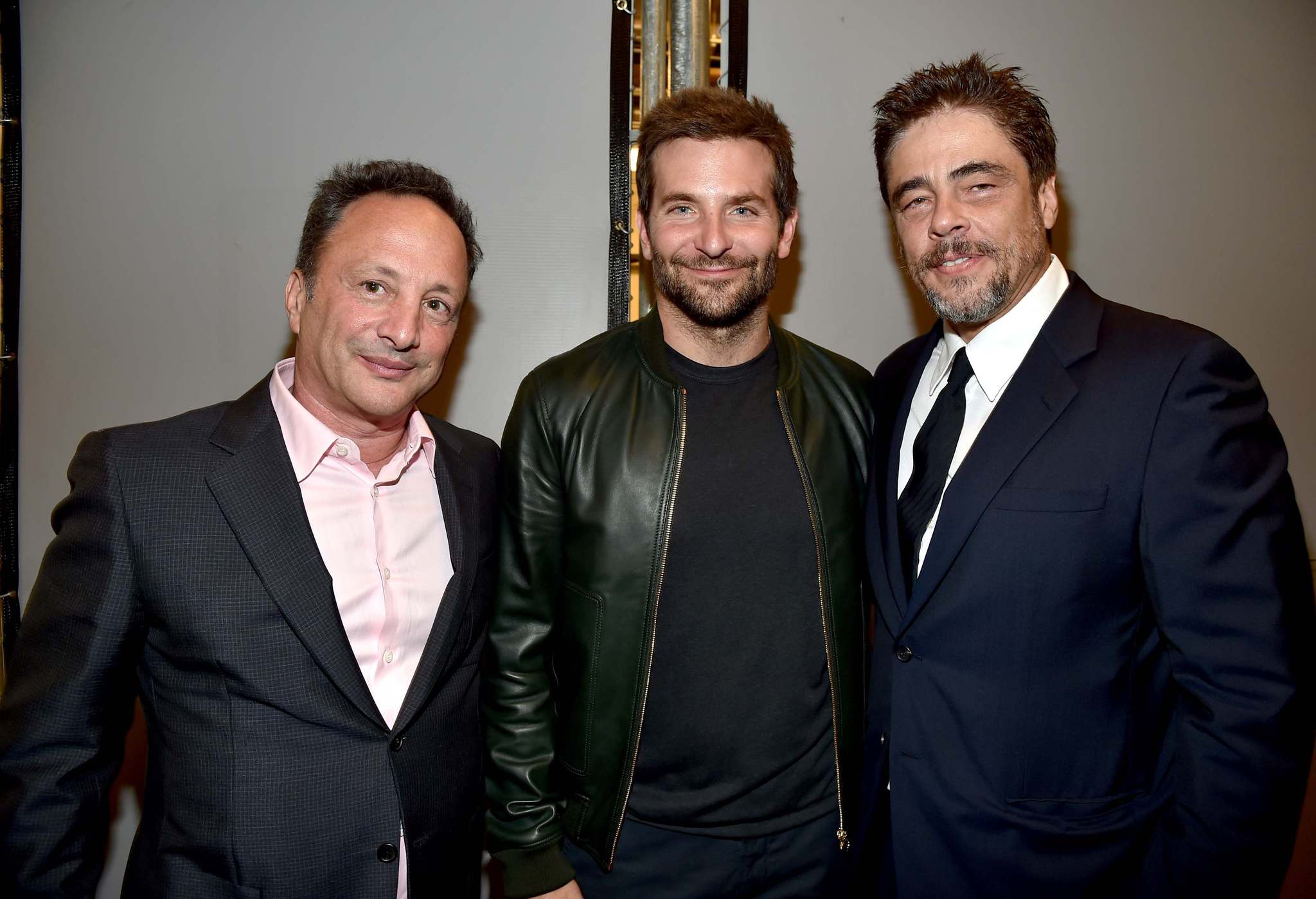 Benicio Del Toro, Bradley Cooper and Louis D'Esposito at event of Galaktikos sergetojai (2014)