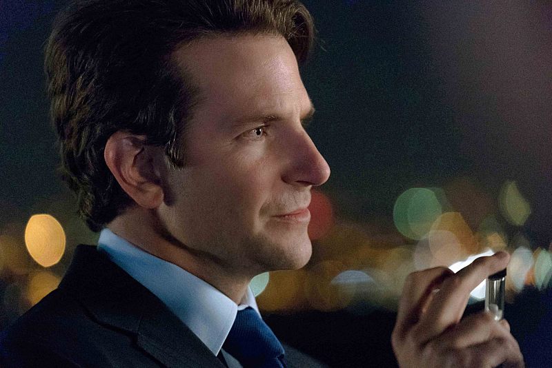 Still of Bradley Cooper in Limitless (2015)