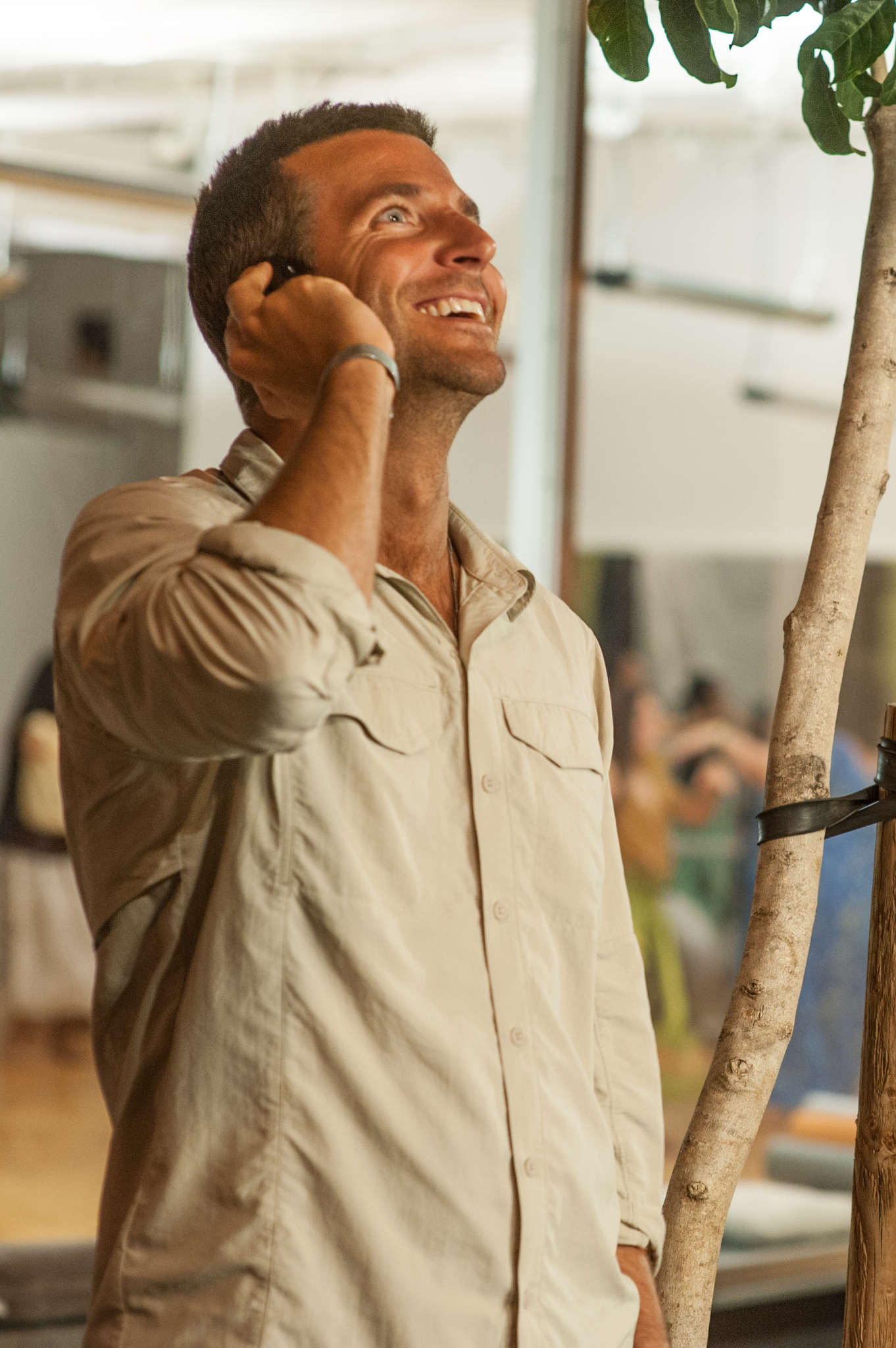 Still of Bradley Cooper in Aloha (2015)