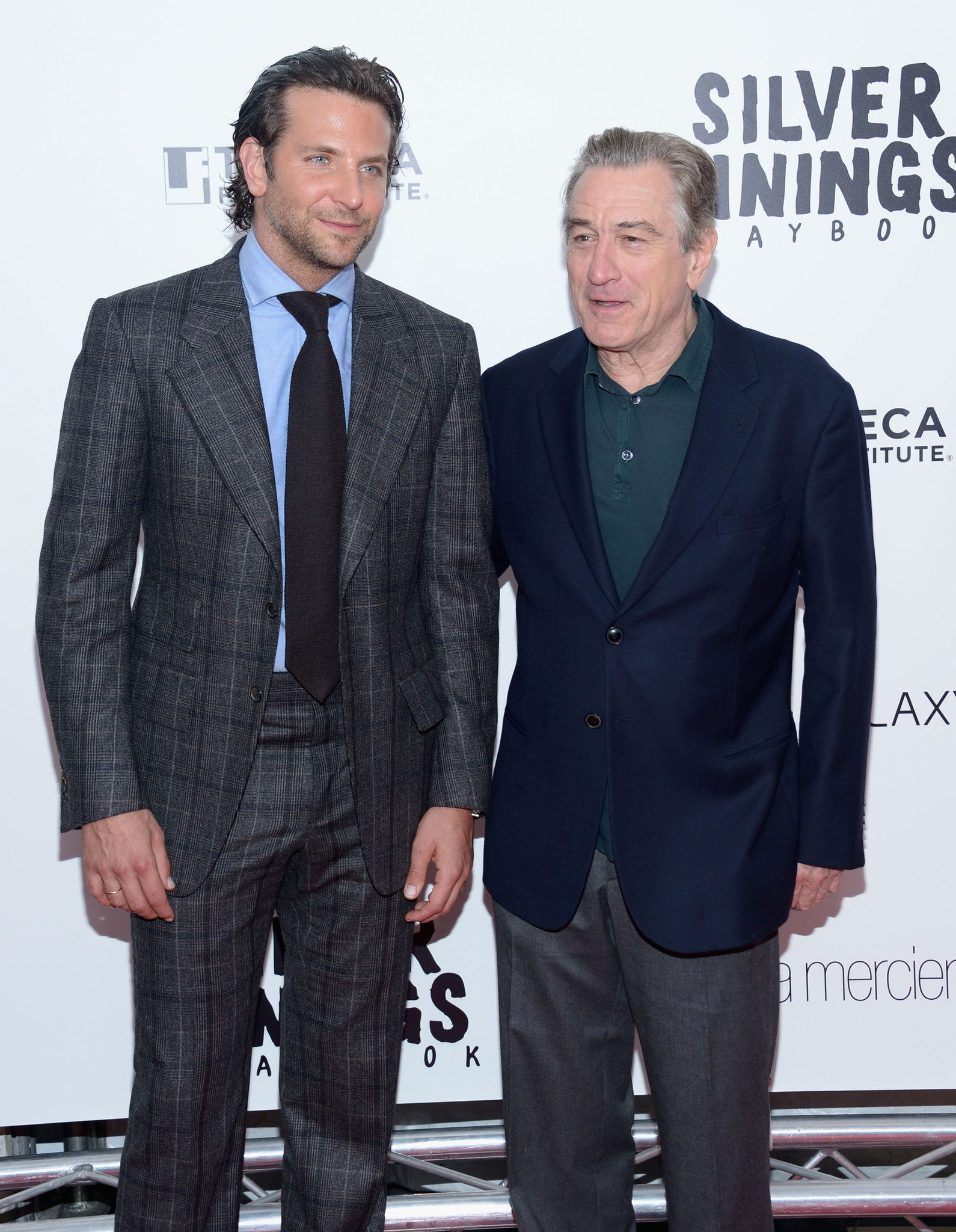 Robert De Niro and Bradley Cooper at event of Optimisto istorija (2012)