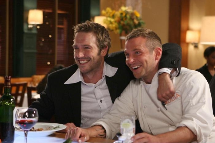 Still of Bradley Cooper and Michael Vartan in Kitchen Confidential (2005)