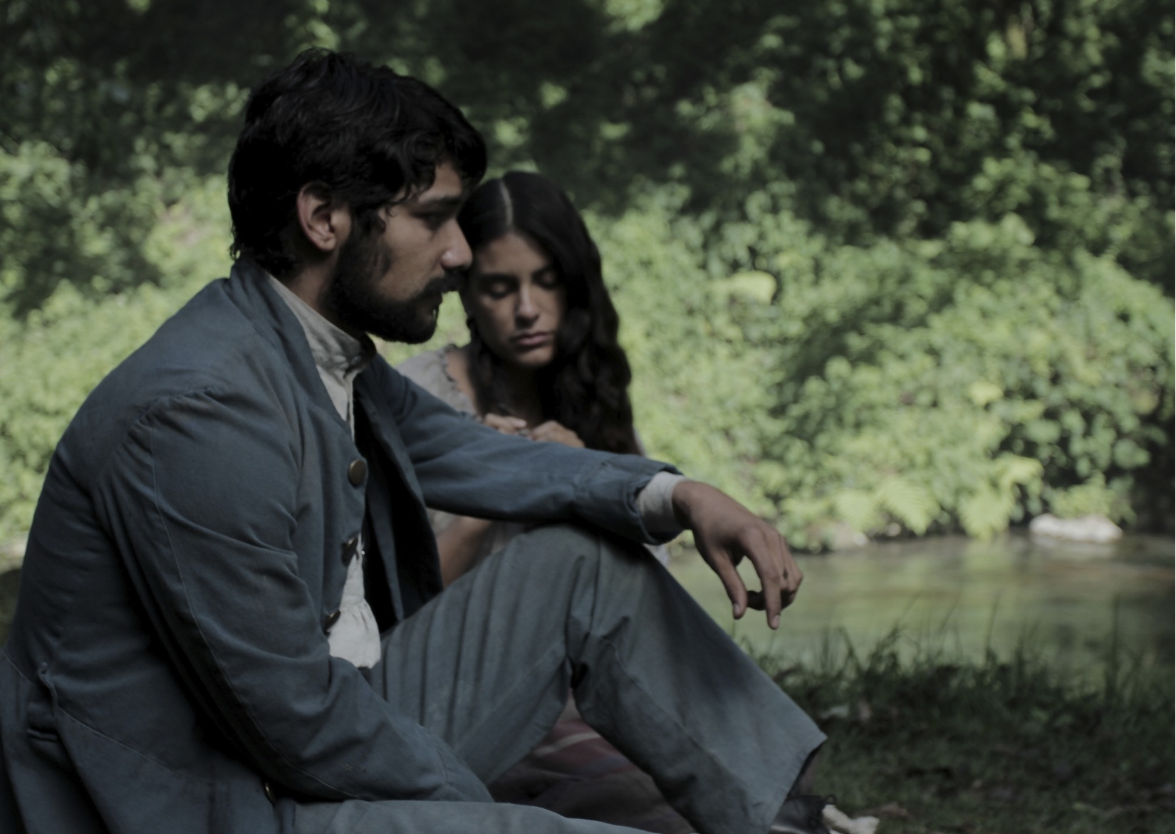 Still of Liz Gallardo and Christian Vazquez in Cinco de Mayo: La batalla (2013)