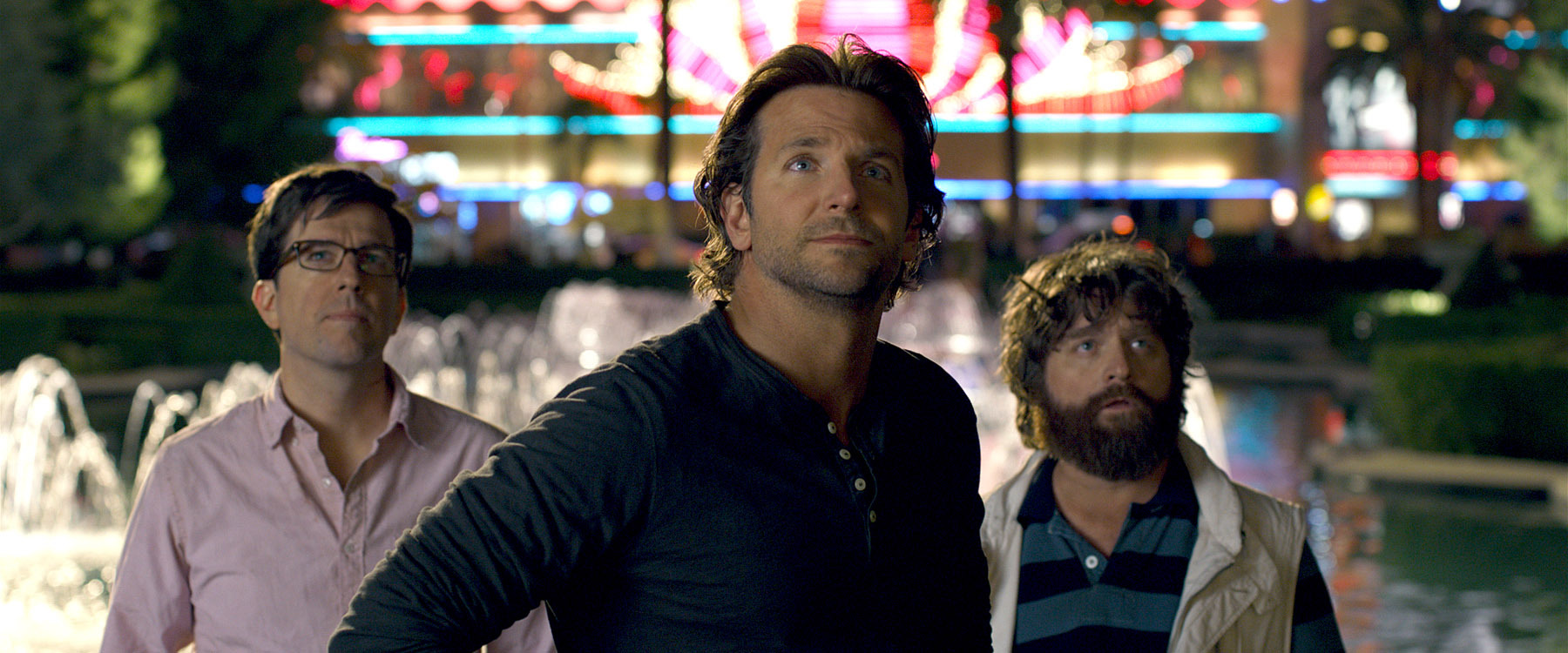 Still of Bradley Cooper, Zach Galifianakis and Ed Helms in Pagirios 3: velniai zino kur (2013)