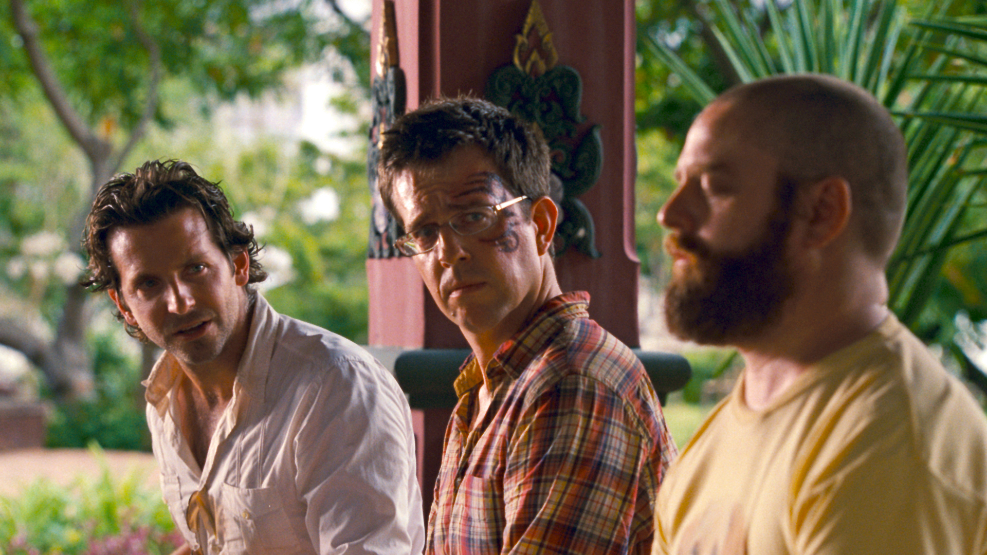 Still of Bradley Cooper, Zach Galifianakis and Ed Helms in Pagirios Tailande (2011)