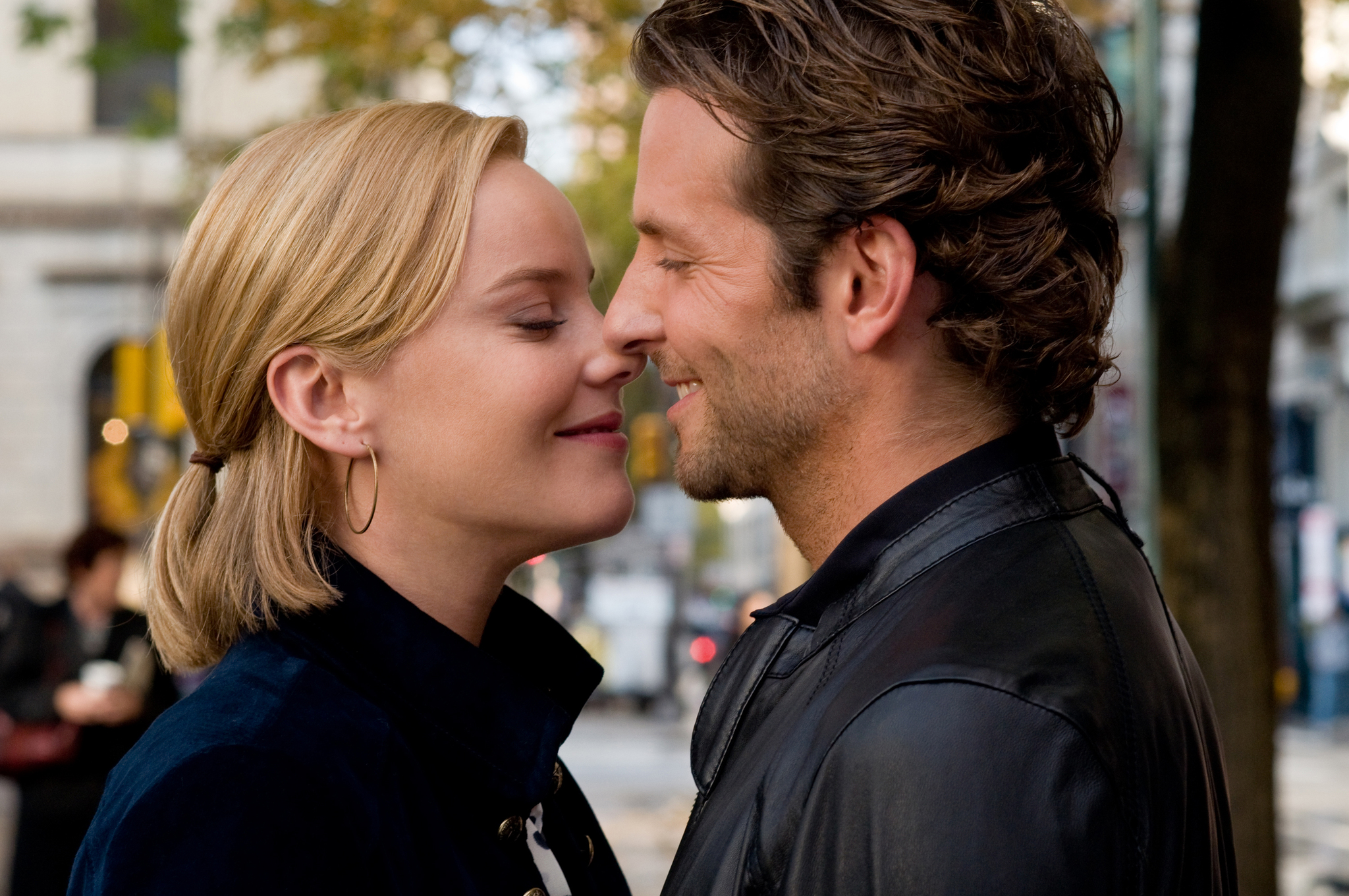 Still of Bradley Cooper and Abbie Cornish in Salutinis efektas (2011)