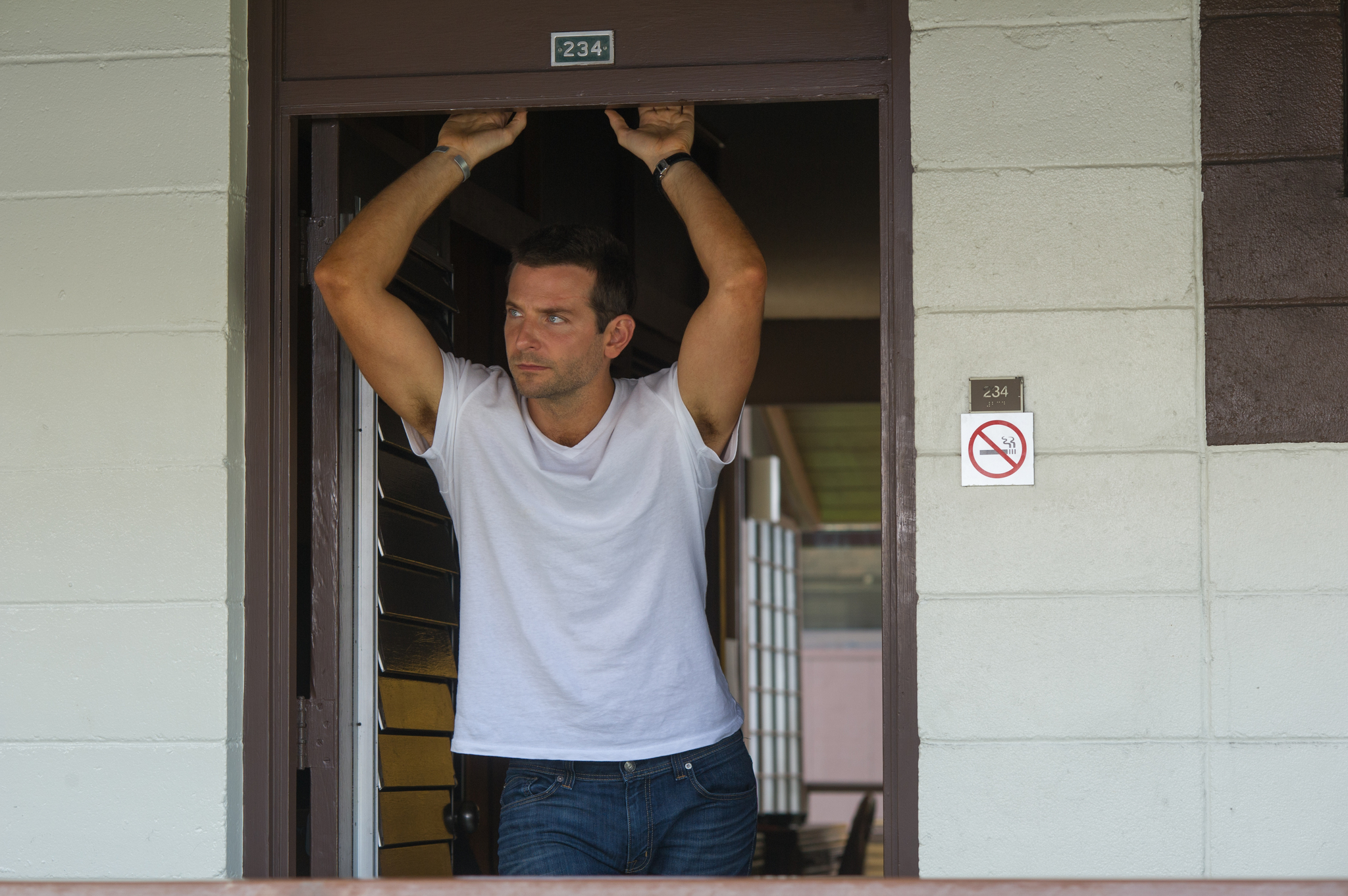 Still of Bradley Cooper in Aloha (2015)