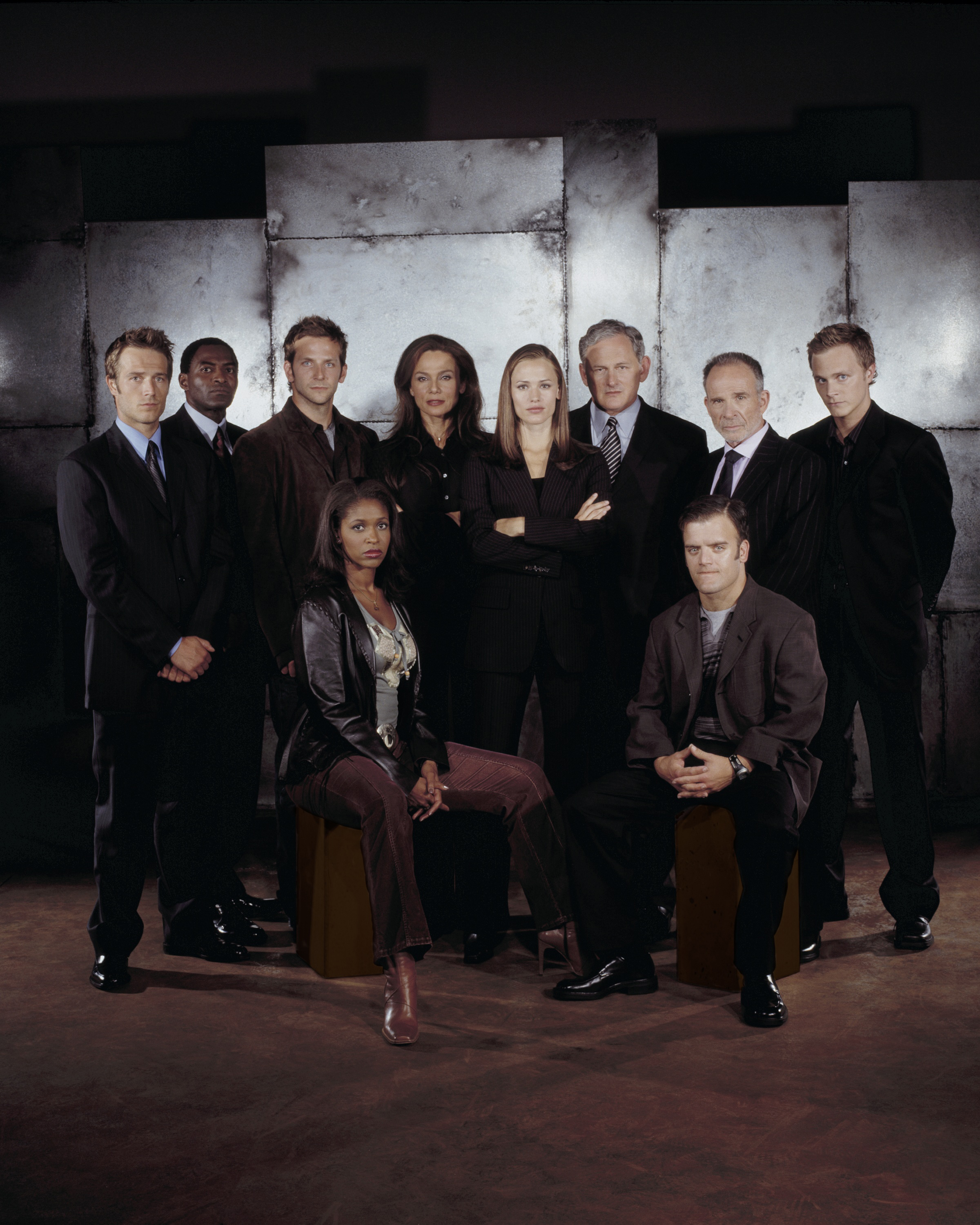 Still of Lena Olin, Victor Garber, Jennifer Garner, Bradley Cooper, Merrin Dungey, Carl Lumbly, Ron Rifkin, Michael Vartan, Kevin Weisman and David Anders in Alias (2001)