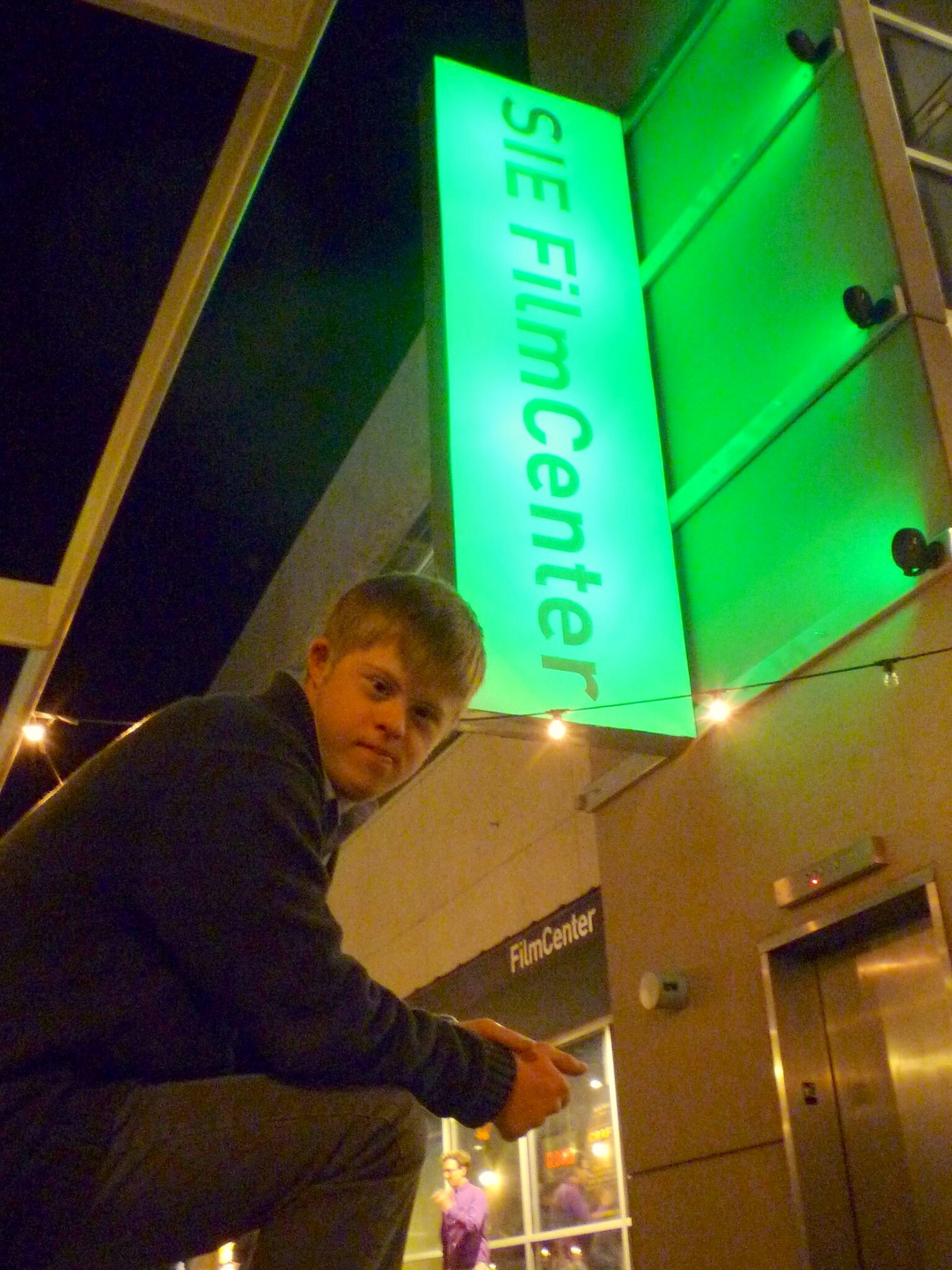 Chilling outside the Sie FilmCenter after the screening of MENSCHEN.