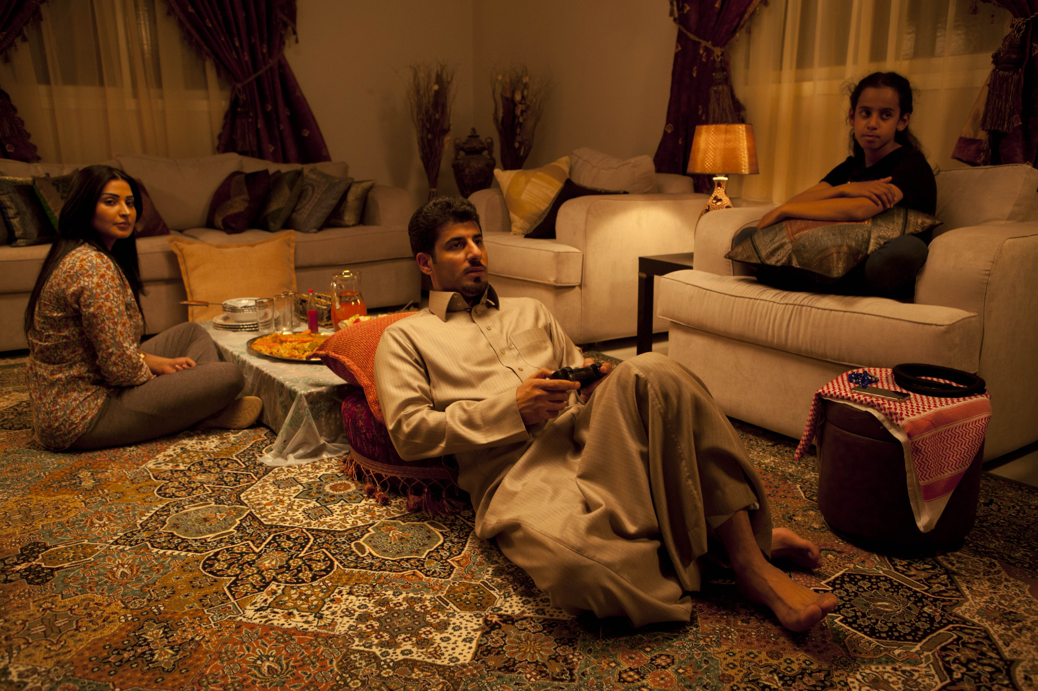 Still of Sultan Al Assaf and Reem Abdullah in Wadjda (2012)