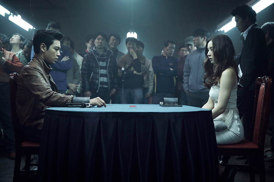 Still of Se-Kyung Shin and Seung Hyun Choi in Tajja: sineui son (2014)