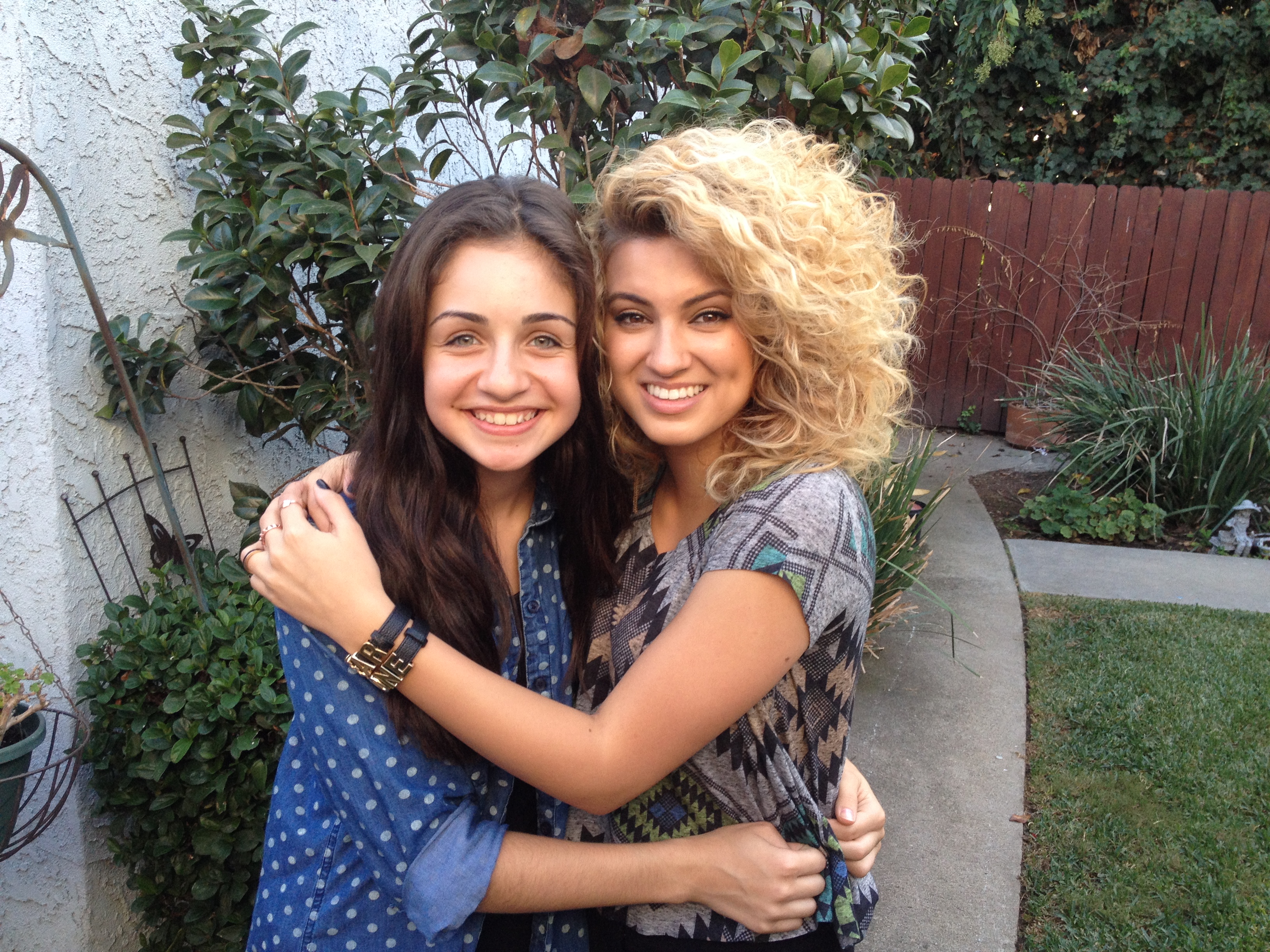 Samantha Elizondo with artist Tori Kelly.