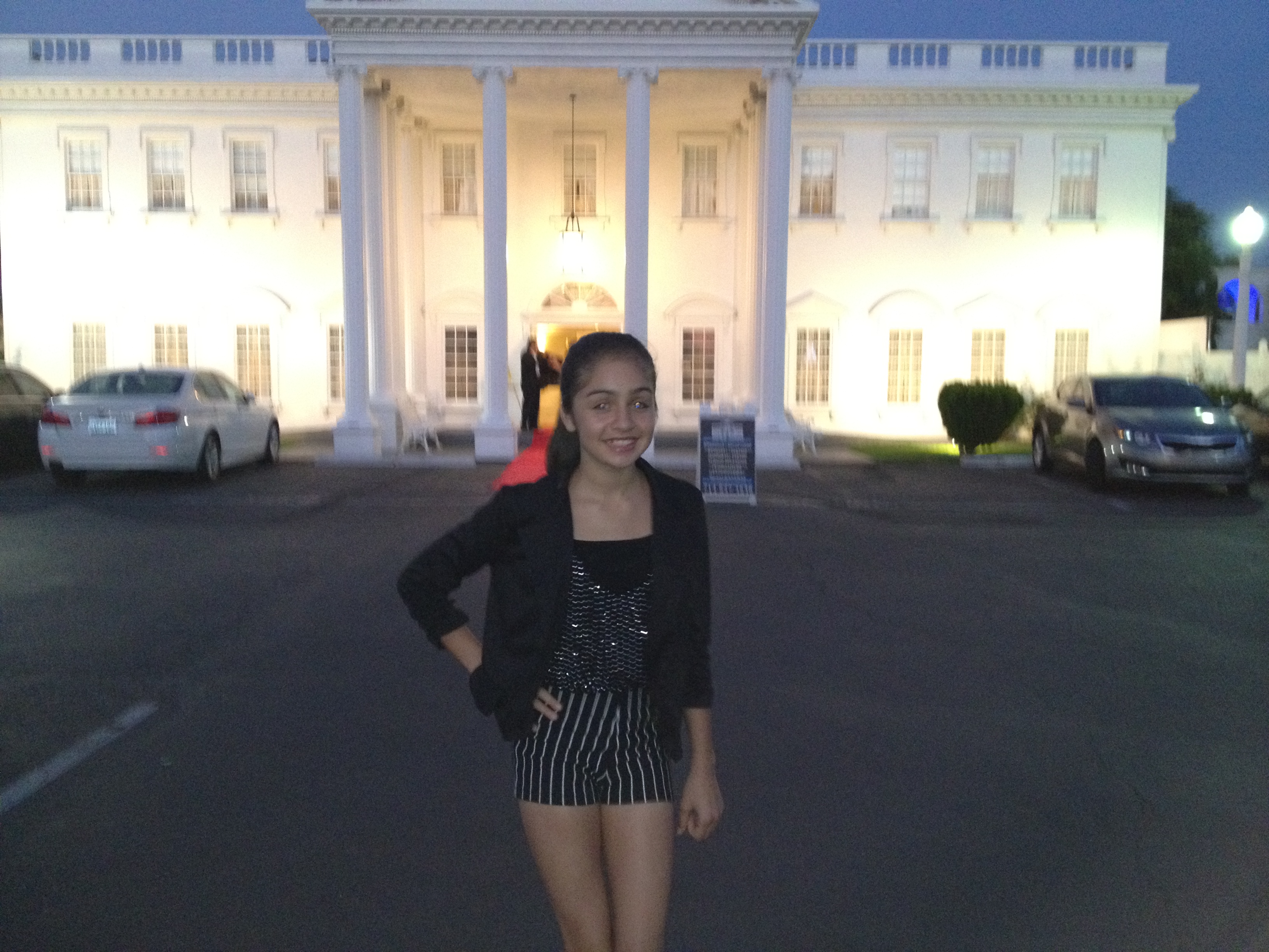 Samantha sang at The White House in Fullerton, CA for an elite crowd.