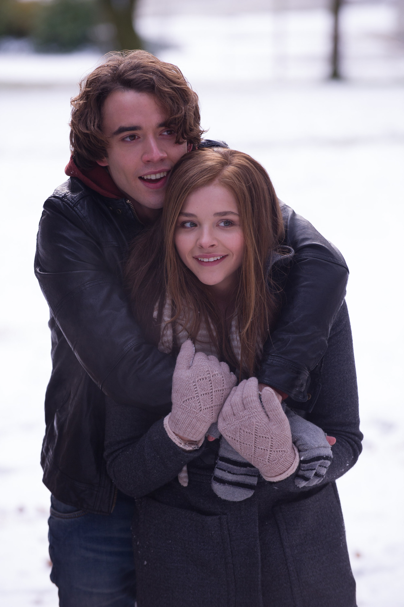 Still of Chloë Grace Moretz and Jamie Blackley in Jei pasilikciau (2014)