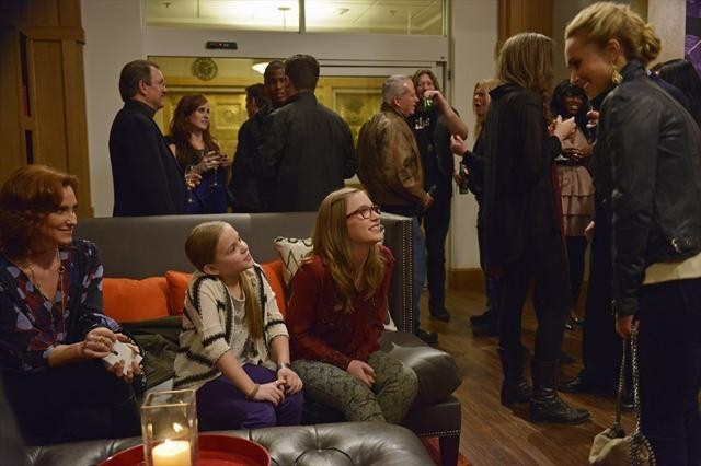 Still of Judith Hoag, Hayden Panettiere, Lennon Stella and Maisy Stella in Nashville (2012)