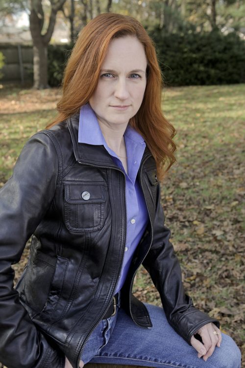 Natasha Hatalsky as Detective Christina Elliot