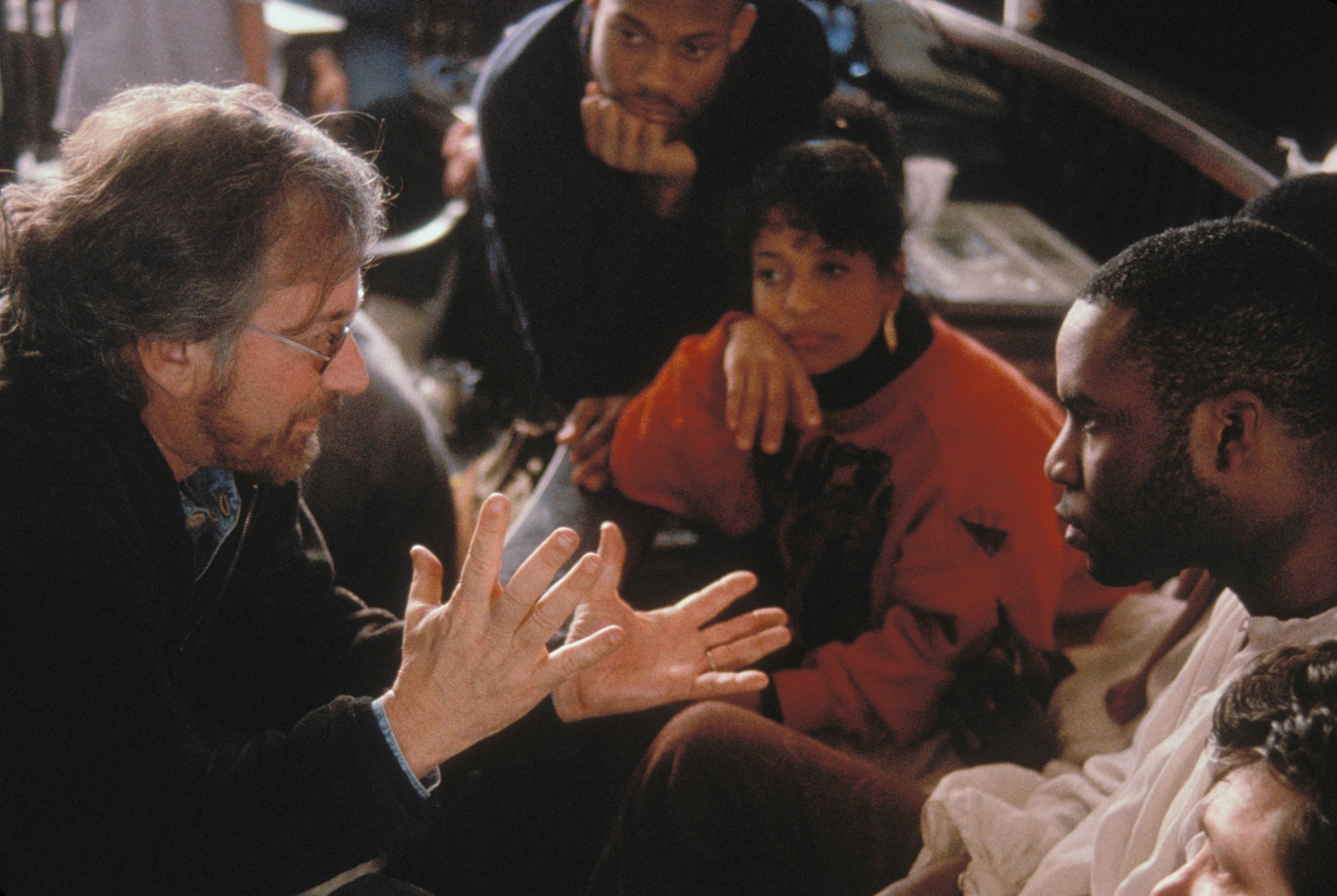 Still of Steven Spielberg, Debbie Allen and Razaaq Adoti in Amistad (1997)
