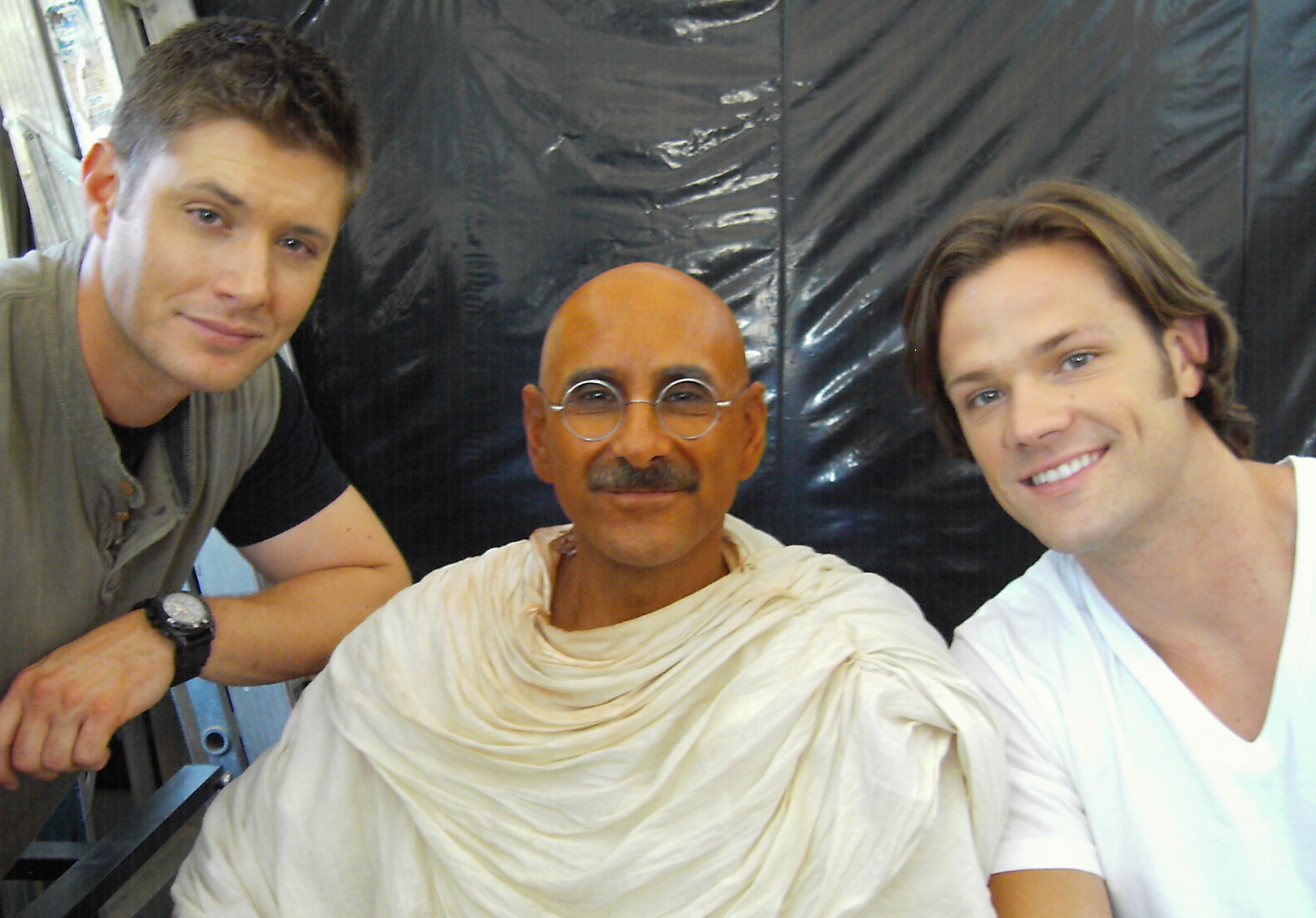 Jensen Ackles, Paul 'Gandhi' Statman, Jared Padalecki off set of SUPERNATURAL 