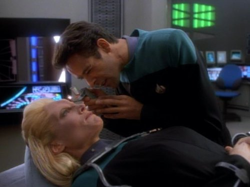 Still of Daphne Ashbrook and Alexander Siddig in Star Trek: Deep Space Nine (1993)