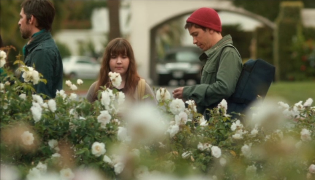 Still of Kayla Servi and Justin Long in Comet