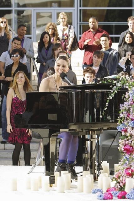 Still of Sara Bareilles in No Ordinary Family (2010)