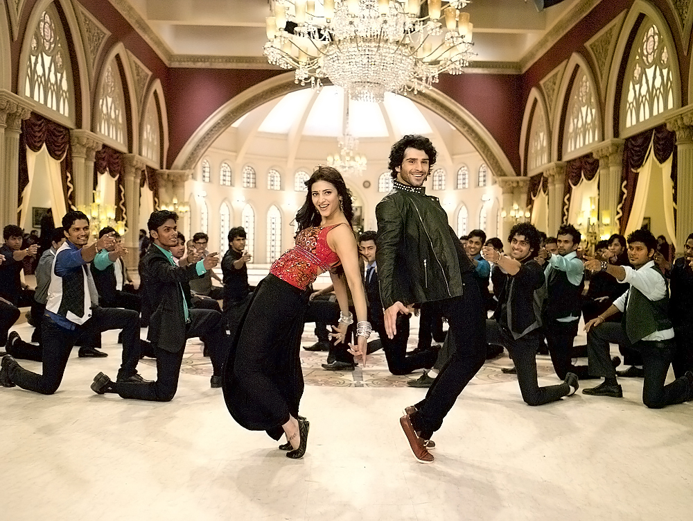 Still of Shruti K. Haasan and Girish Taurani in Ramaiya Vastavaiya (2013)