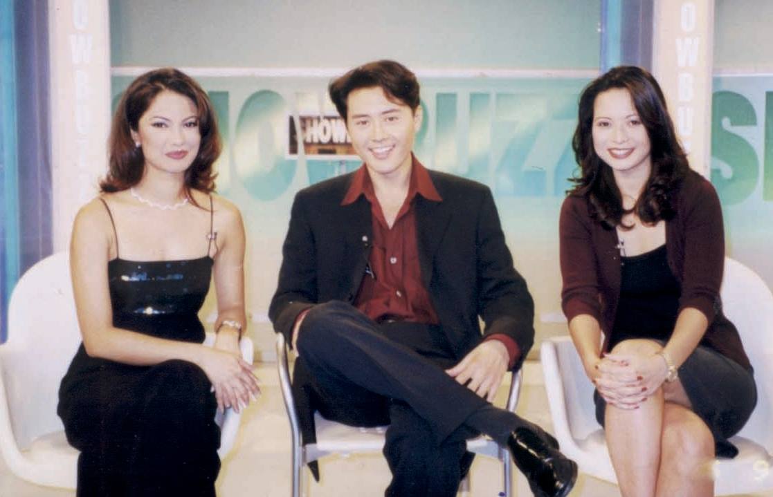 Hosting Showbuzz, Singapore's top rated prime time entertainment news program, with Lauretta Alabons and Andrea De Cruz.