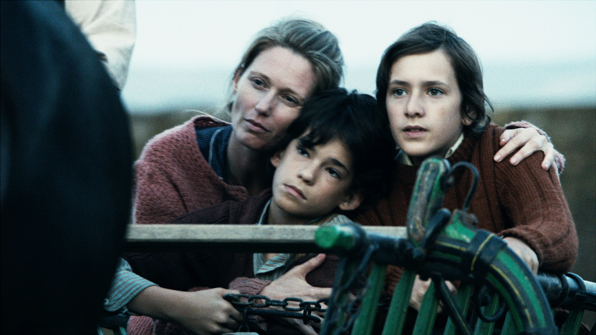 Still of Réka Gavaldi, Norbert Gogan and Dániel Hegedüs in No Place on Earth (2012)