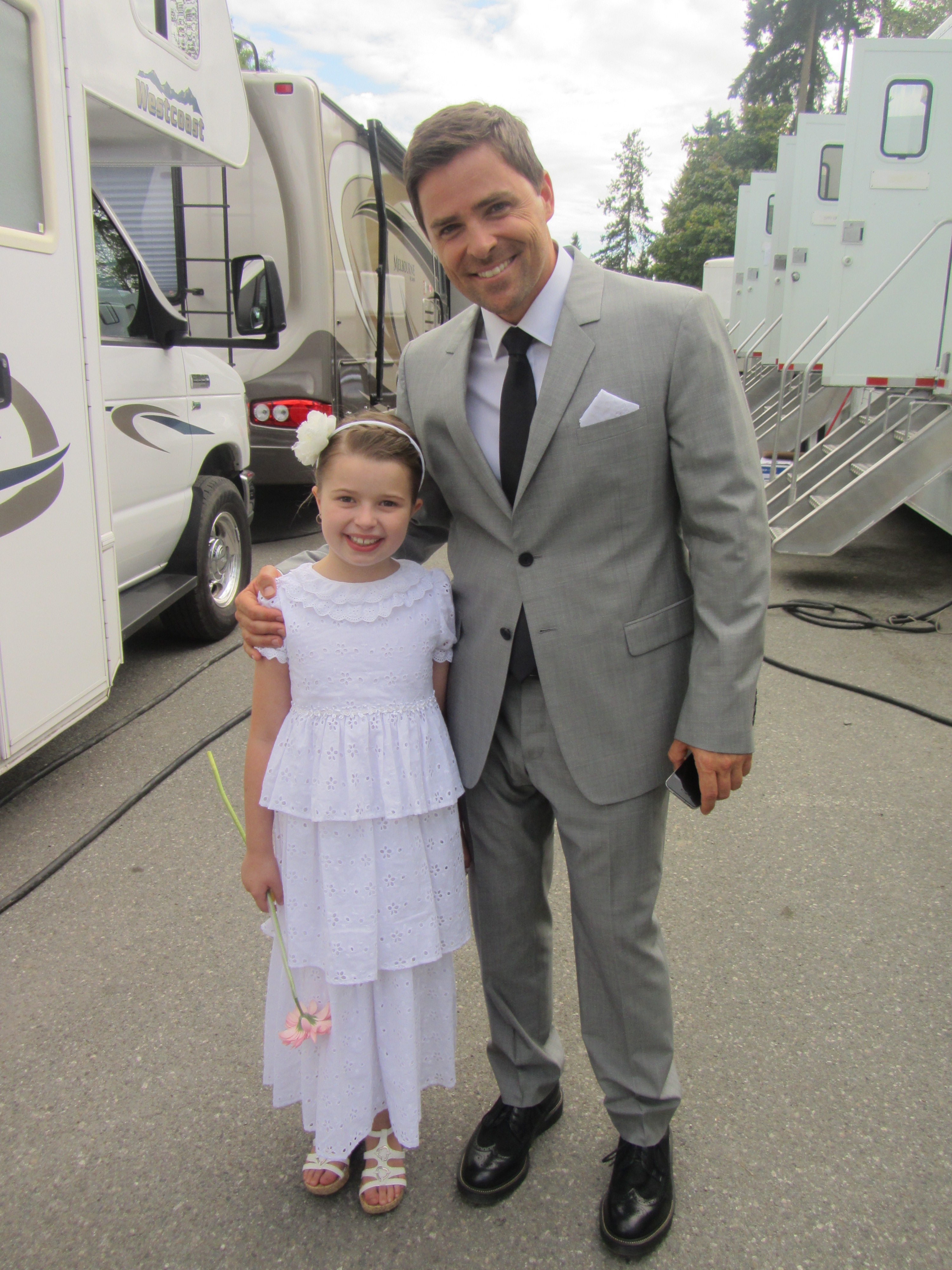 Jena on the set of Baby Bootcamp with Kavan Smith.