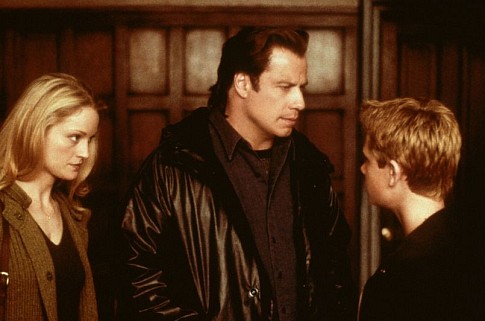 Still of John Travolta, Teri Polo and Matt O'Leary in Domestic Disturbance (2001)