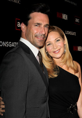 Jon Hamm and Jennifer Westfeldt at event of MAD MEN. Reklamos vilkai (2007)