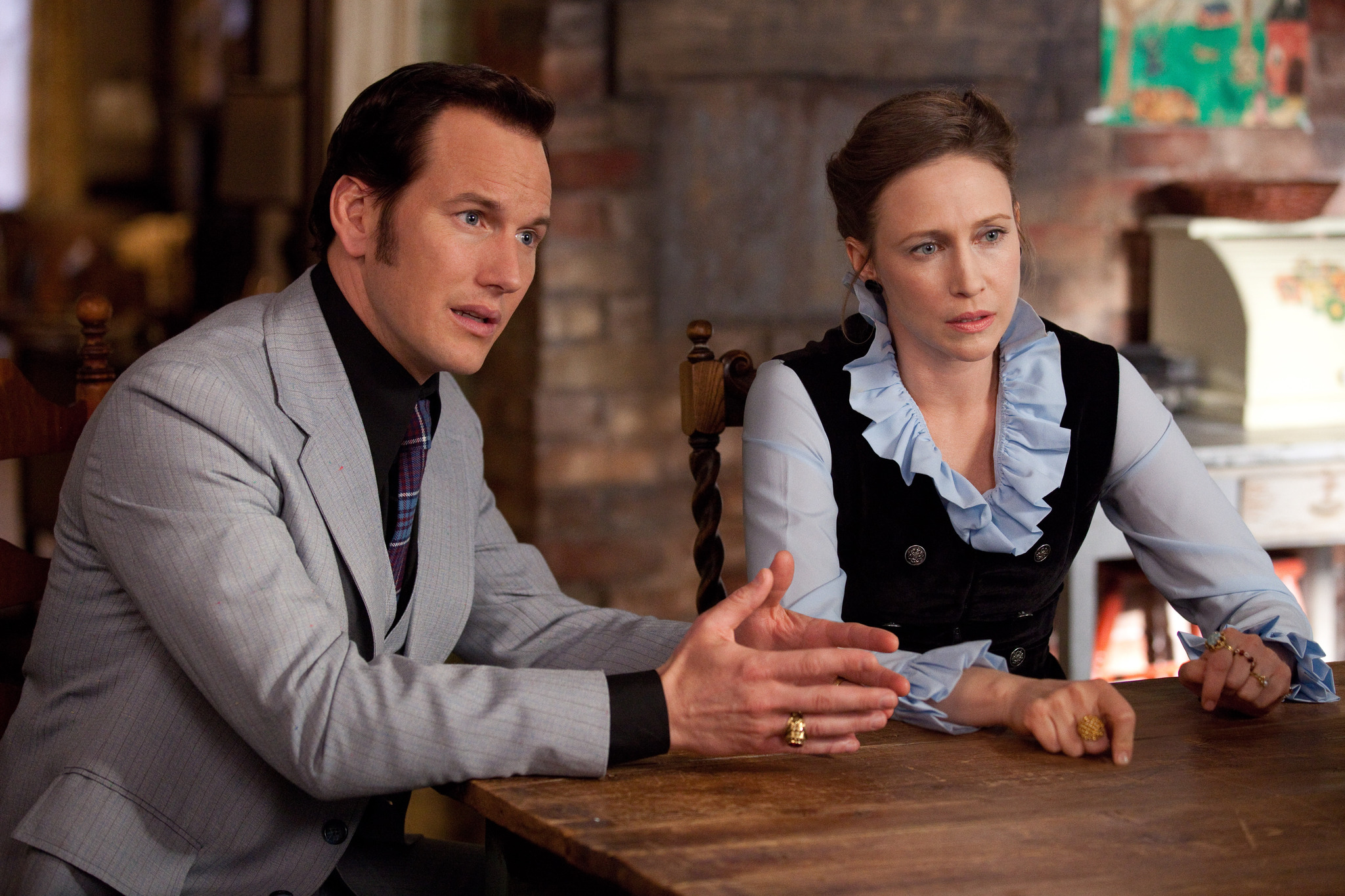 Still of Vera Farmiga and Patrick Wilson in Isvarymas (2013)