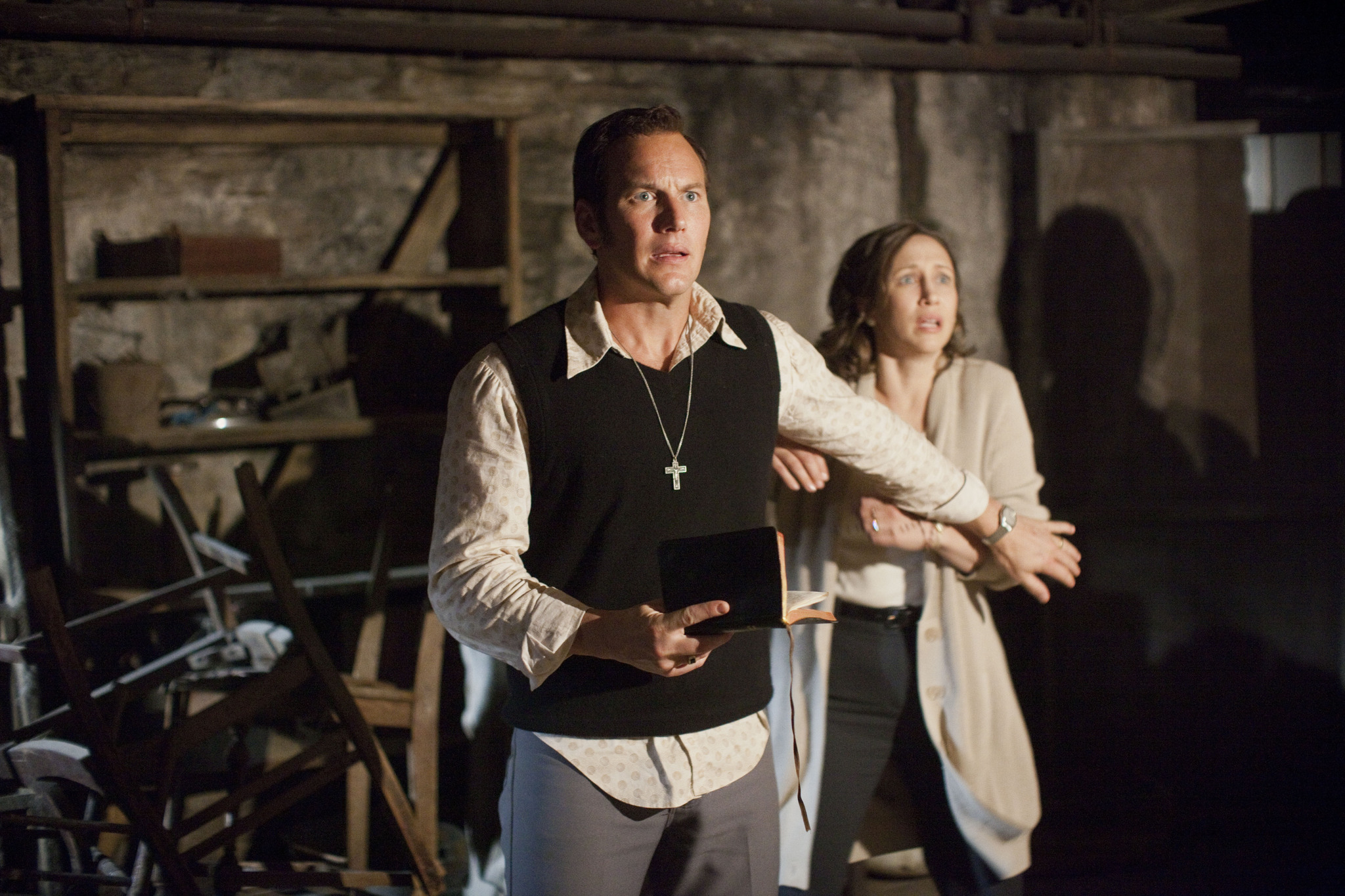 Still of Vera Farmiga and Patrick Wilson in Isvarymas (2013)