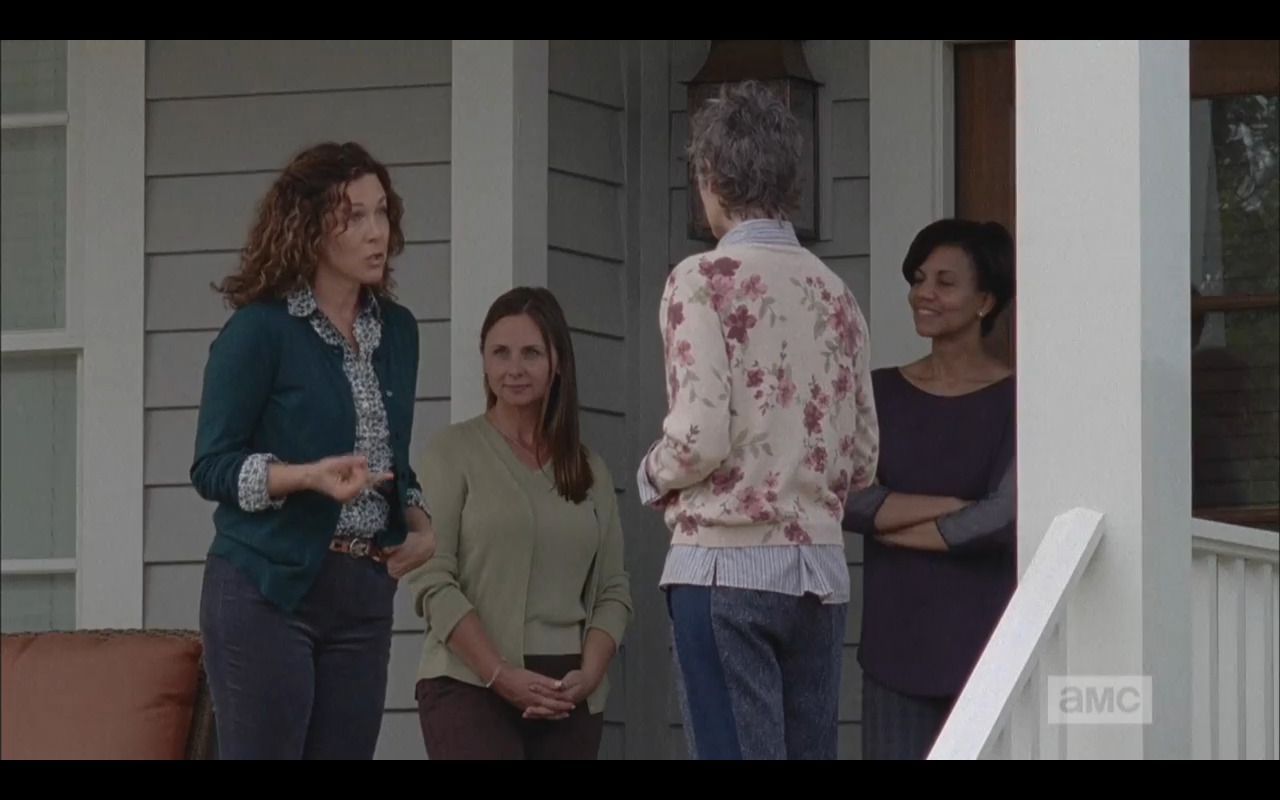 Tiffany Morgan as 'Erin' and Melissa McBride as 'Carol' in The Walking Dead Season 5 Episode 13 